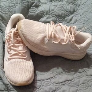 Under Armour Women's Cream Sneakers